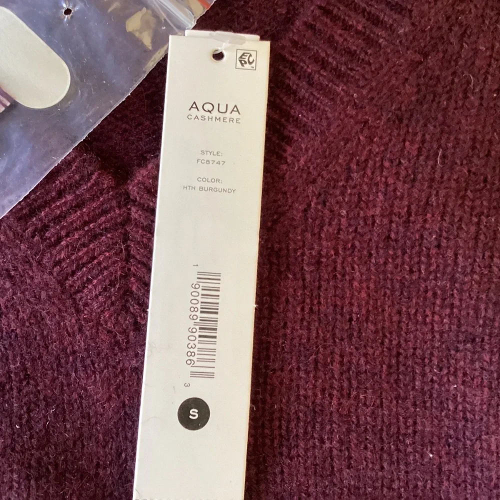 Aqua Burgundy Cashmere Distressed V-Neck Sweater 100% Bloomingdales Exclusive - Picture 8 of 13